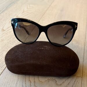 Tom Ford Black Cat-Eye Sunglasses Polarized